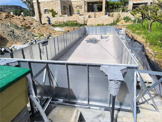 ΠΙΣΙΝΑ ΠΡΟΚΑΤ ΜΕ ΣΚΙΜΜΕΡ ΣΤΗ ΣΥΡΟ - ΕΡΓΟ 74 1