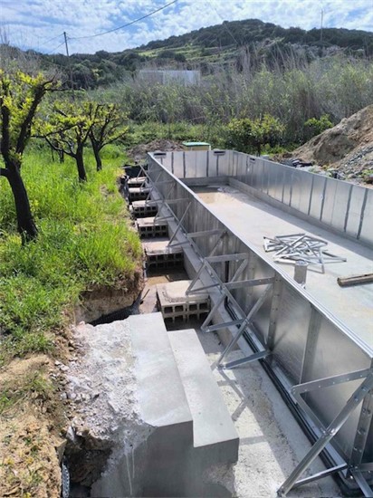 ΠΙΣΙΝΑ ΠΡΟΚΑΤ ΜΕ ΣΚΙΜΜΕΡ ΣΤΗ ΣΥΡΟ - ΕΡΓΟ 74 5