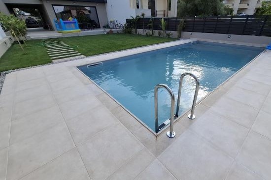 ΣΚΙΜΜΕΡ, ΠΙΣΙΝΑ ΠΡΟΚΑΤ ΜΕ ΣΚΙΜΜΕΡ ΣΤΑ ΣΠΑΤΑ - ΕΡΓΟ 80