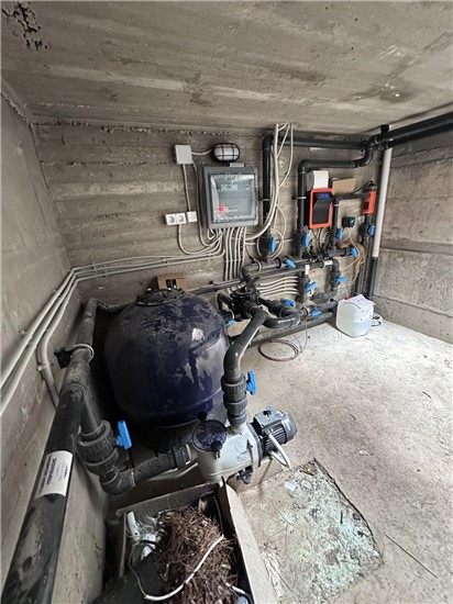 ΠΙΣΙΝΑ ΜΠΕΤΟΝ ΜΕ ΥΠΕΡΧΕΙΛΗΣΗ ΣΤΗΝ ΒΟΥΛΙΑΓΜΕΝΗ - ΕΡΓΟ 63 9