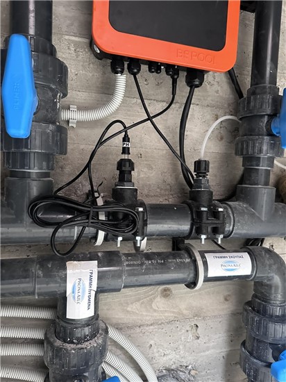 ΠΙΣΙΝΑ ΜΠΕΤΟΝ ΜΕ ΥΠΕΡΧΕΙΛΗΣΗ ΣΤΗΝ ΒΟΥΛΙΑΓΜΕΝΗ - ΕΡΓΟ 63 11