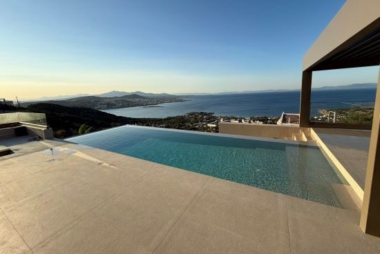 Ιδιωτικές Πισίνες, ΠΙΣΙΝΑ ΜΠΕΤΟΝ ΜΕ ΥΠΕΡΧΕΙΛΗΣΗ ΣΤΗΝ ΧΑΜΟΛΙΑ ΒΡΑΥΡΩΝΑ - ΕΡΓΟ 64