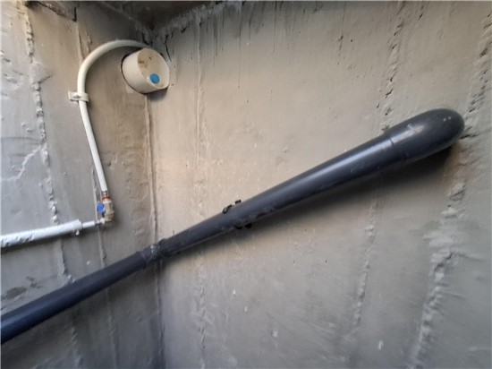 ΠΙΣΙΝΑ ΜΠΕΤΟΝ ΜΕ ΥΠΕΡΧΕΙΛΗΣΗ ΛΑΙΝΕΡ ΚΑΙ ΥΔΡΟΜΑΣΑΖ ΣΤΗΝ ΚΑΡΥΣΤΟ - ΕΡΓΟ 65 13