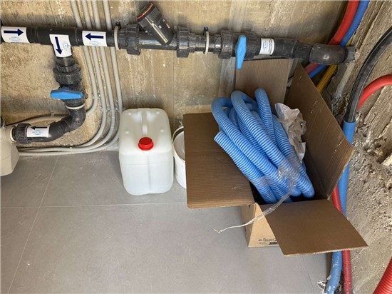 ΠΙΣΙΝΑ ΜΠΕΤΟΝ ΜΕ ΥΠΕΡΧΕΙΛΙΣΗ ΣΤΗ ΣΙΦΝΟ - ΕΡΓΟ 67 15