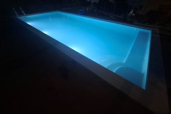 ΣΚΙΜΜΕΡ, ΠΙΣΙΝΑ ΠΡΟΚΑΤ ΜΕ ΣΚΙΜΜΕΡ ΣΤΟ ΜΕΛΙΣΣΙ ΚΟΡΙΝΘΙΑΣ ΕΡΓΟ 84