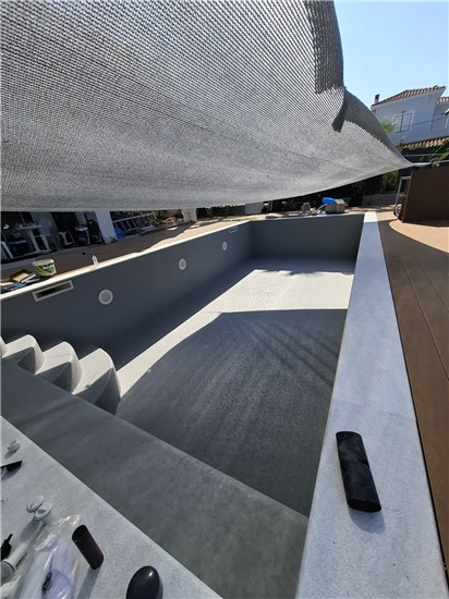 ΠΙΣΙΝΑ ΠΡΟΚΑΤ ΜΕ ΣΚΙΜΜΕΡ ΣΤΟ ΜΕΛΙΣΣΙ ΚΟΡΙΝΘΙΑΣ ΕΡΓΟ 84 5