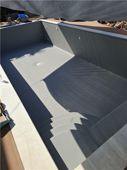 ΠΙΣΙΝΑ ΠΡΟΚΑΤ ΜΕ ΣΚΙΜΜΕΡ ΣΤΟ ΜΕΛΙΣΣΙ ΚΟΡΙΝΘΙΑΣ ΕΡΓΟ 84 6