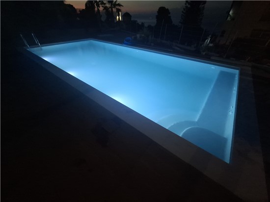 ΠΙΣΙΝΑ ΠΡΟΚΑΤ ΜΕ ΣΚΙΜΜΕΡ ΣΤΟ ΜΕΛΙΣΣΙ ΚΟΡΙΝΘΙΑΣ ΕΡΓΟ 84 3