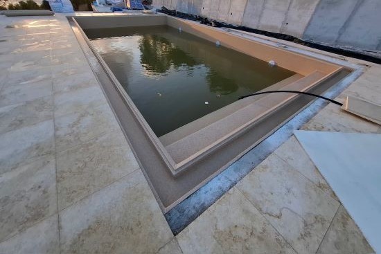 ΥΠΕΡΧΕΙΛΙΣΗ, ΠΙΣΙΝΑ ΠΡΟΚΑΤ ΜΕ ΠΕΡΙΜΕΤΡΙΚΗ ΥΠΕΡΧΕΙΛΙΣΗ ΣΤΗ ΜΕΣΣΗΝΙΑ - ΕΡΓΟ 18