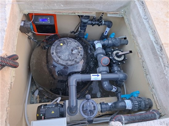 ΠΙΣΙΝΑ ΠΡΟΚΑΤ ΜΕ ΠΕΡΙΜΕΤΡΙΚΗ ΥΠΕΡΧΕΙΛΙΣΗ ΣΤΗ ΜΕΣΣΗΝΙΑ - ΕΡΓΟ 18 5