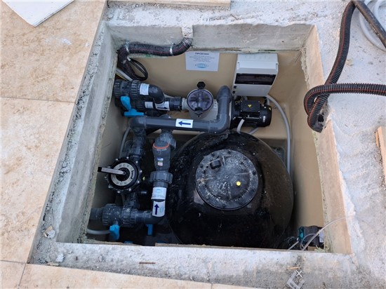 ΠΙΣΙΝΑ ΠΡΟΚΑΤ ΜΕ ΠΕΡΙΜΕΤΡΙΚΗ ΥΠΕΡΧΕΙΛΙΣΗ ΣΤΗ ΜΕΣΣΗΝΙΑ - ΕΡΓΟ 18 7