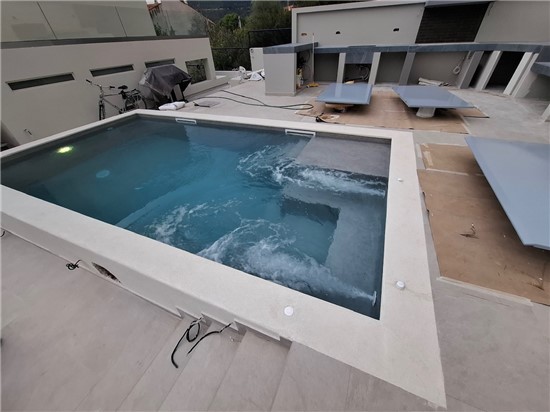 ΠΙΣΙΝΑ ΠΡΟΚΑΤ ΜΕ ΣΚΙΜΜΕΡ ΚΑΙ ΥΔΡΟΜΑΣΑΖ - ΕΡΓΟ 87 4