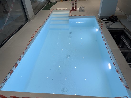 Πισίνα μπετόν με σκίμμερ και liner λευκό ανάγλυφο στη Μαλακάσα - Εργο 44 1