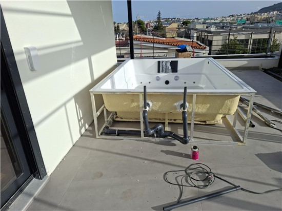 Diva Pool 24 με υδρομασάζ 1