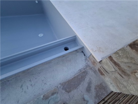 ΠΙΣΙΝΑ ΠΡΟΚΑΤ ΜΕ ΥΠΕΡΧΕΙΛΙΣΗ ΣΤΗΝ ΑΝΔΡΟ - ΕΡΓΟ 19 13