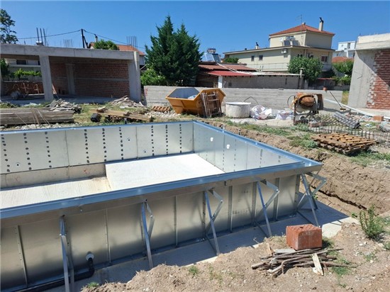 ΠΙΣΙΝΑ ΠΡΟΚΑΤ ΜΕ ΠΕΡΙΜΕΤΡΙΚΗ ΥΠΕΡΧΕΙΛΗΣΗ ΣΤΗΝ ΙΣΤΑΙΑ ΕΥΒΟΙΑΣ - ΕΡΓΟ 17 3