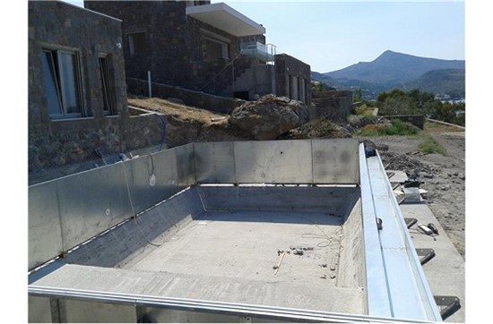 Έργα κατασκευής πισίνας προκάτ με υπερχείλιση, Πισίνα Προκάτ με Υπερχείλιση Καταρράκτη στην Αίγινα - Έργο 4